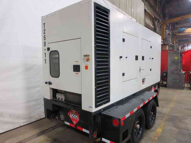 Used Doosan / Cummins G290 Rental Grade Diesel Generator 5283 Hrs EPA Tier 3