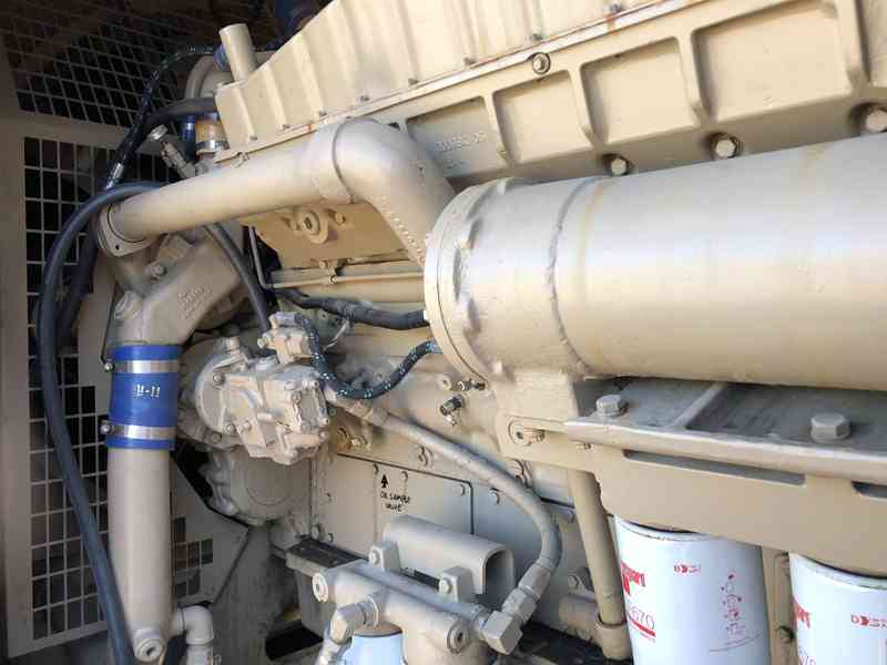 Used Cummins 600 kW VTA28-G2 Diesel Generator, 279 Hrs