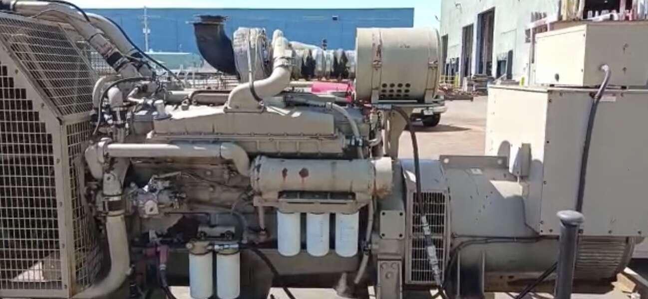 Used Cummins 500 kW VTA28-G1 Diesel Generator, 734 Hrs