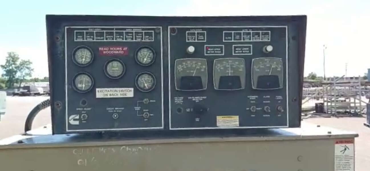 Used Cummins 500 kW VTA28-G1 Diesel Generator, 734 Hrs