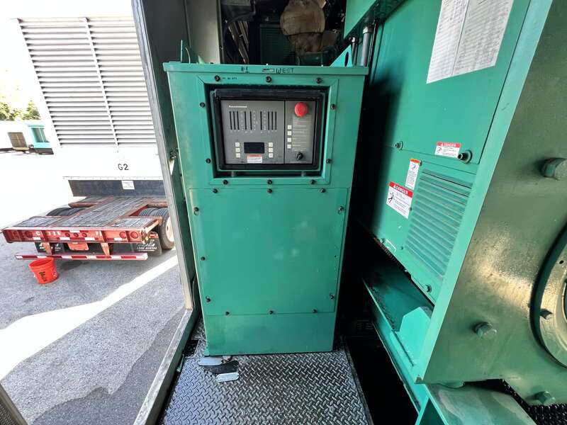 Used Cummins DQKC QSK60G6 Diesel Generator 578 Hrs 13800V 2000 KW