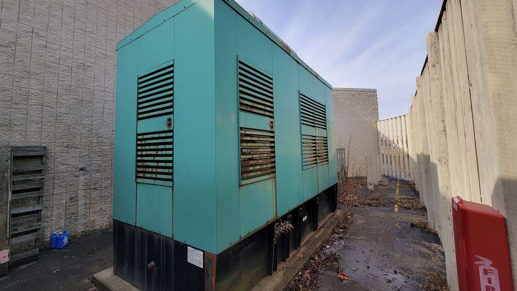 Used Cummins 750DFHA QST30-G1 Diesel Generator, 178 Hrs
