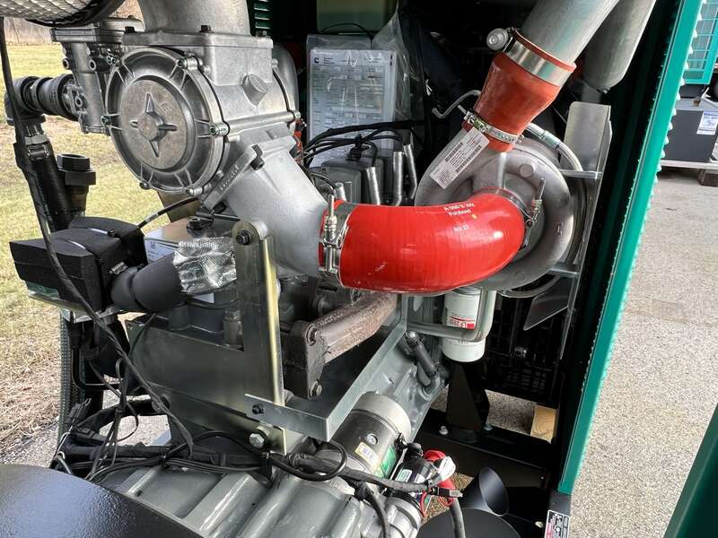 New Cummins C100N6 QSJ8.9G Natural Gas / Propane Generator, EPA Certified 1 or 3 Phase