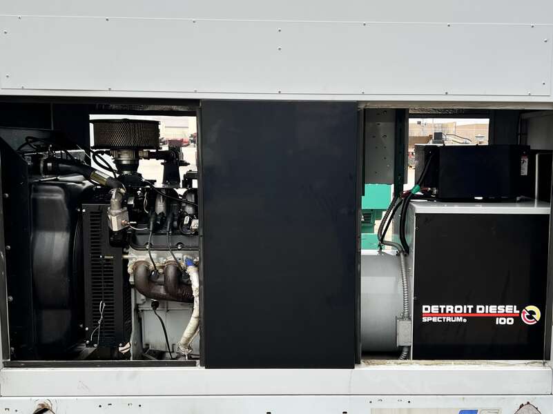 Used Detroit Diesel Spectrum 100GSG Natural Gas / Propane Generator, 575 Hrs
