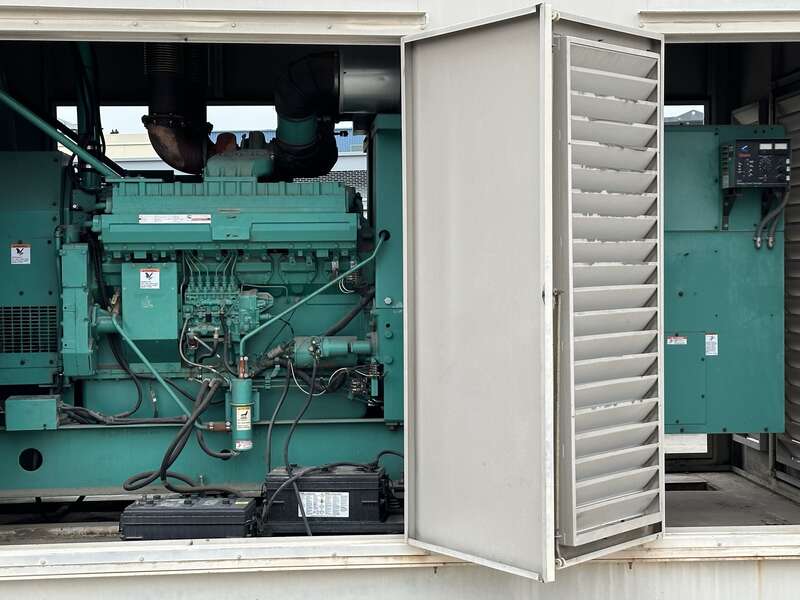 Used Cummins 750DFHA Diesel Generator, 1072 Hrs