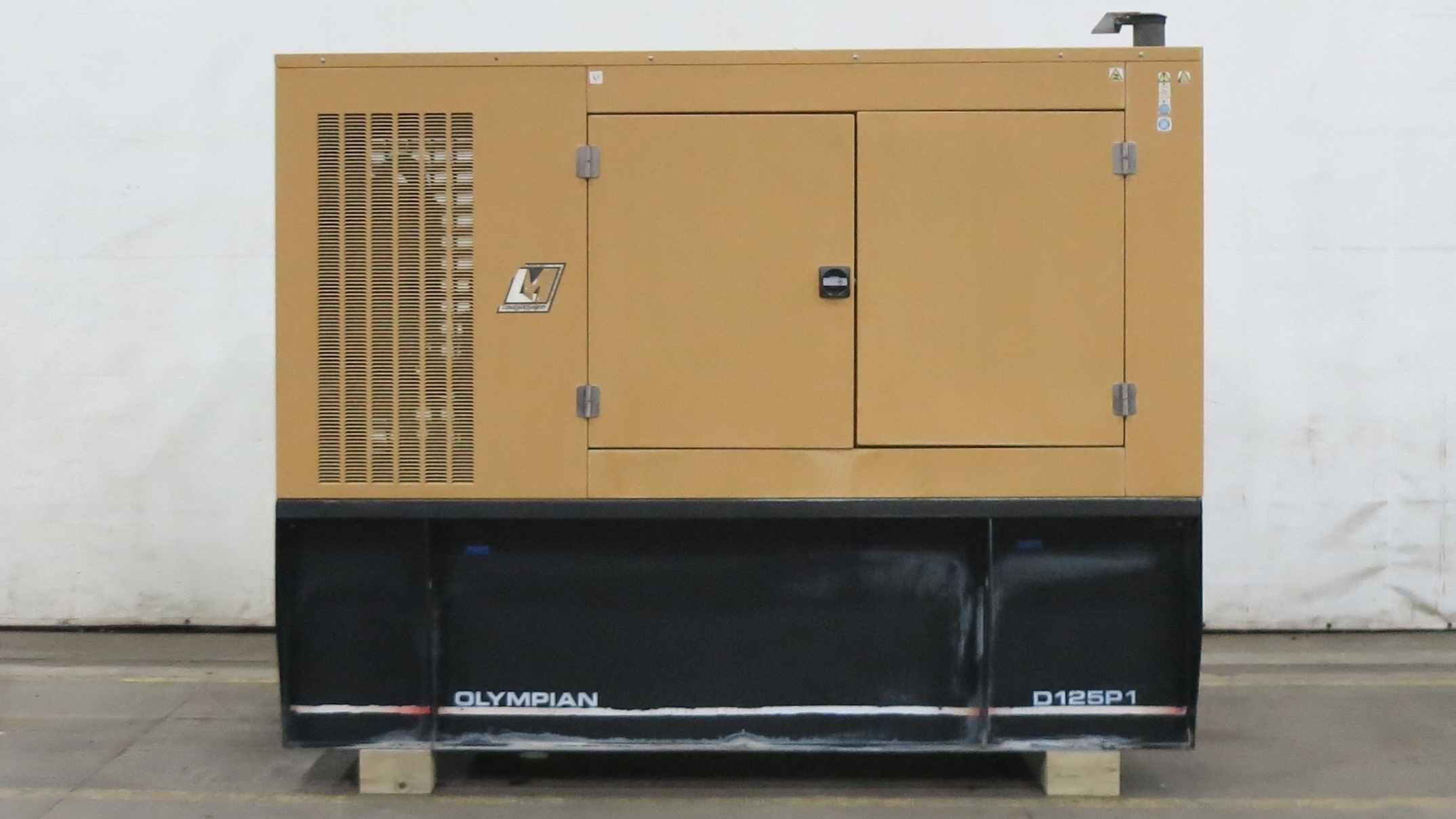 Caterpillar-Olympian-D125P1-CSDG-4077-1.jpeg