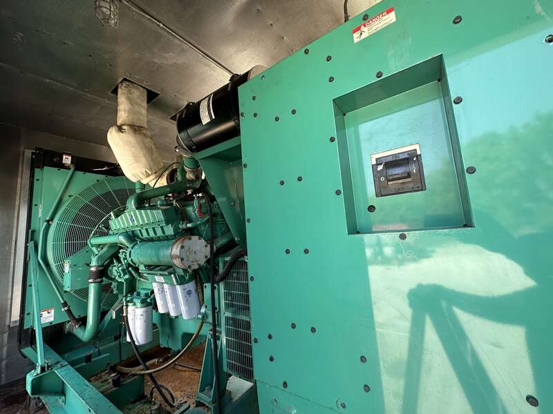 Used Cummins DFGB VTA28G5 Diesel Generator 367 Hrs 600 KW 0