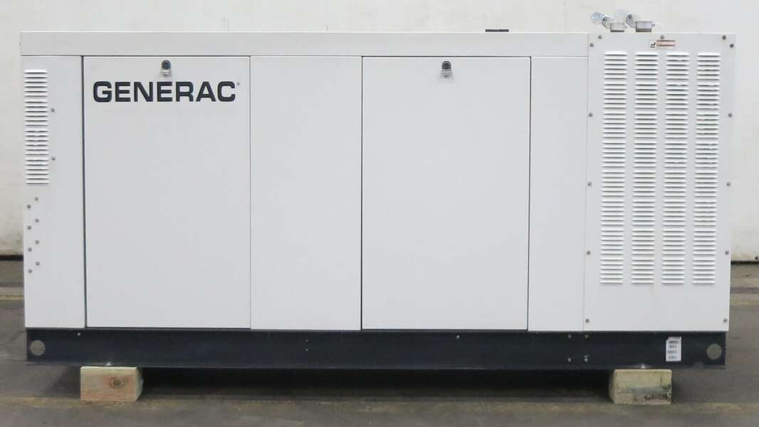 Used Generac QT150 Natural Gas / Propane Generator, 99 Hrs, EPA Certified