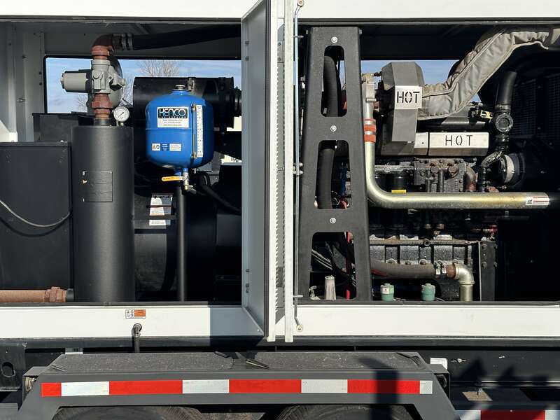 Used Generac MGG200 Rental Grade Natural Gas / Propane Generator, 2 Hrs, EPA Certified