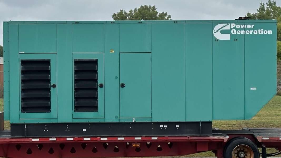 Used Cummins 750GFLC Natural Gas Generator, 581 Hrs
