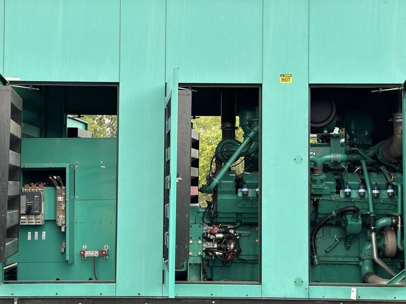 Used Cummins 750GFLC Natural Gas Generator, 581 Hrs