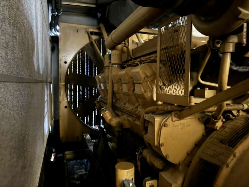 Used Caterpillar Portable 3512 Diesel Generator, 200 Hrs