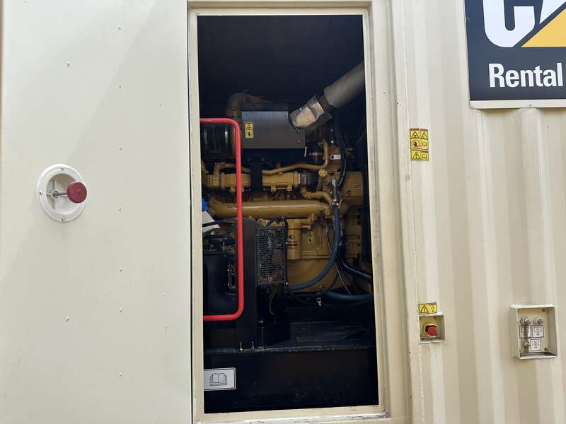 Used Caterpillar XQ570 Rental Grade Diesel Generator, 2011 Hrs, EPA Tier 4F