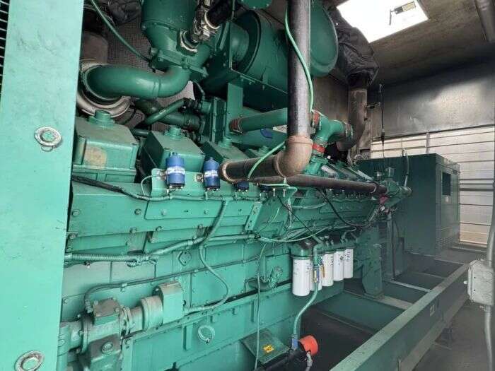 Used Cummins 880GFLC Natural Gas Generator, 660 Hrs                            