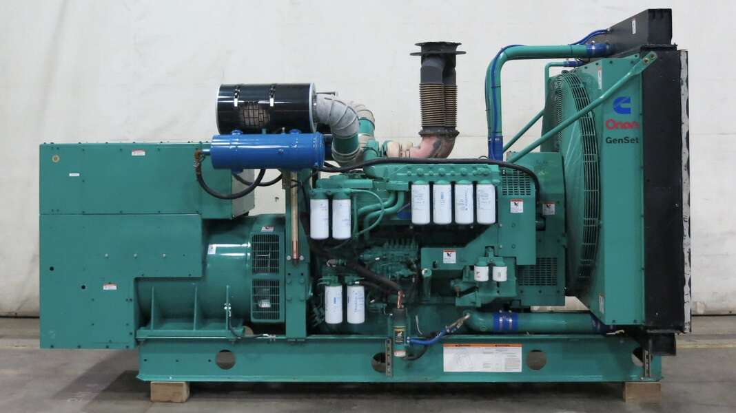 Used Cummins 750DFHA Diesel Generator, 483 Hrs                            